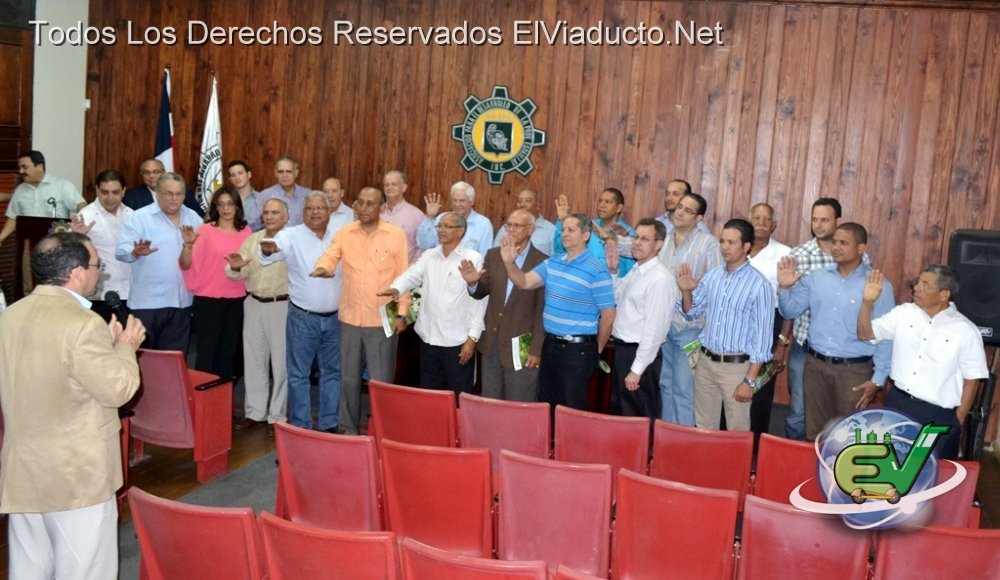 José Collado Juramenta nueva directiva ADEPE 2013